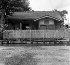 1952-53_Japan_Tachikawa_City_320.jpg (1665994 bytes)