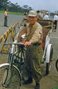 1952 Japan 004 Pedical Dvr Tokyo Near the Moat.jpg (196731 bytes)