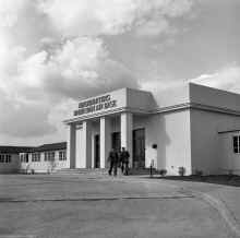 1951_Rhein-Main_Air_Force_Base_677.jpg (14305141 bytes)