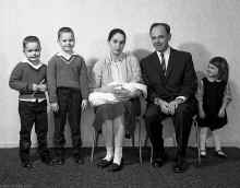 1965-10-31_Family_Group_Blilie_901.jpg (8243343 bytes)