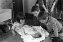 1965-Oct_Newborn_Jon_V-Blilie_132.jpg (3660492 bytes)