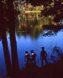 1966-10_JLBlilie_Family_449_Chelsmford_Town_Pond.jpg (1321332 bytes)