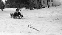 1967_Blilie_Kids_Sledding_468.jpg (3749283 bytes)