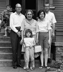 1967_Knowville_TN_Norwood_Relatives_382.jpg (2846807 bytes)