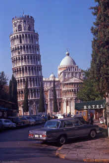 1976-10_JL_Blilie_Family_751_Pisa.jpg (1945855 bytes)