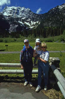 1994-05_JL_Blilie_Family_592_nr_Seattle.jpg (2014856 bytes)