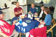 20010818_untitled_breakfast 1.jpg (345440 bytes)