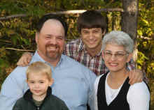 20060924_untitled_family for bio.jpg (222989 bytes)