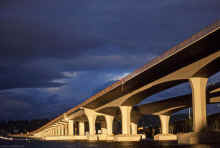 1990-06 Seattle I-90 Bridge-2.jpg (407759 bytes)