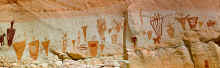 Horseshoe Canyon Pictographs Pano 2.jpg (745101 bytes)