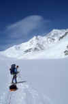 049 Mt McKinley May 1987 Eric - Kahiltna Glacier.jpg (96248 bytes)