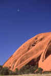 WT 093-03 Australia Ayers Moonset.jpg (78719 bytes)