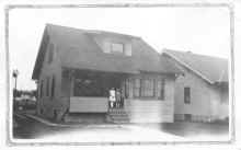 Antonette_and_Lorraine_Blilie_1439_Jefferson_Ave_1928_A.jpg (165405 bytes)