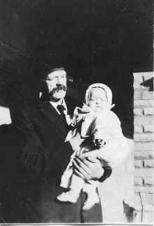 Jon_Gundersen_Antonette_Blilie_circa_1917_A.jpg (91280 bytes)