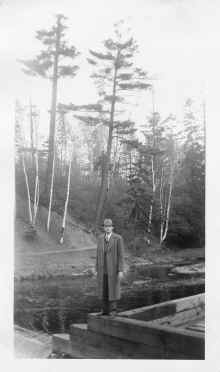 Louis_Blilie_at_Duluth_circa_1918_A.jpg (155611 bytes)