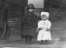 Walter_Harrington_Mary_Morrisey_circa_1914_A.jpg (118367 bytes)
