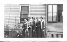Antonette_J_Gundersen_Josie_Julie_Selma_Olga_circa_1931_042A.jpg (517549 bytes)