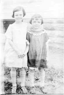 Antonette_Regine_Blilie_Lorraine_Jeannette Blilie_circa_1923_145.jpg (520344 bytes)