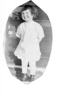 Antonette_Regine_Blilie_circa_1920_144.jpg (61783 bytes)
