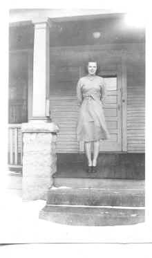 Antonette_Regine_Blilie_circa_1940_094.jpg (79866 bytes)