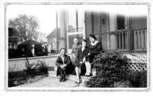 Bert_Richards_Olga_Antonette_Gundersen_Josie_May-1929_012A.jpg (674701 bytes)