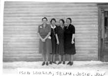 Cousin_Louella_Selma_Josie_Julie_circa_1920s_207.jpg (397376 bytes)