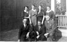 Family_Group_714_N_Hamline_Ave_Nov-1939_066.jpg (690188 bytes)