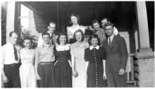 Family_Group_714_N_Hamline_Ave_circa_1940_077.jpg (695637 bytes)