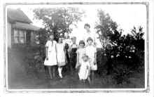 Family_Groups_Olga_Farm_circa_1923_161.jpg (729280 bytes)