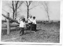 Harrington_family_circa_1920_203.jpg (444794 bytes)