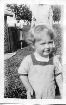 James_L_Blilie_circa_1925_153.jpg (103342 bytes)