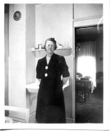 Julie_A_Blilie_circa_1941_122.jpg (54041 bytes)