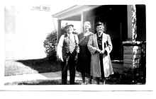 Julie_Blilie_Mr_Mrs_Michaelson_Aug-1939_069A.jpg (450642 bytes)