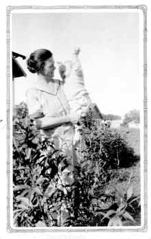 Julie_James_Louis_Blilie_Spring-1924_128.jpg (144755 bytes)