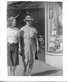 Julie_and_Antonette_Blilie_circa_1938_221.jpg (83774 bytes)