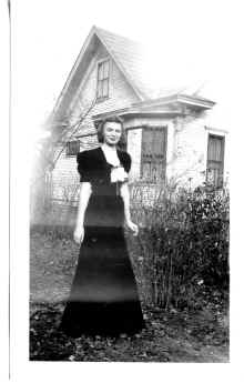 Lorraine_Blilie_Circa_1940_074.jpg (127825 bytes)