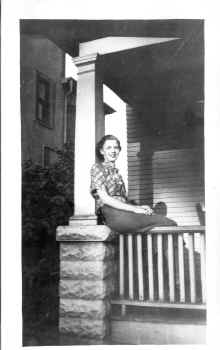 Lorraine_Blilie_circa_1936_061.jpg (117170 bytes)