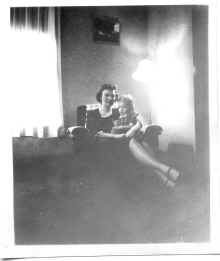 Lorraine_Susan_Polanek_circa_1941_123.jpg (49345 bytes)