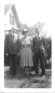 Louis_Julie_James_L_Blilie_714_N_Hamline_Ave_circa_1940_097.jpg (101956 bytes)