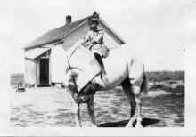 Marjorie_Kotts_circa_1920_204.jpg (418428 bytes)