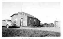 Maurice_and_John_Blilie's_House_Prentice_WI_circa_1940_217.jpg (481314 bytes)