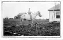 Milford_Harrington_Alpena_SD_circa_1928_181.jpg (641680 bytes)