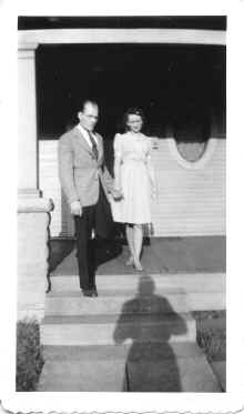 Milford_Hartha_Harrington_714_N_Hamline_circa_1940_082.jpg (69346 bytes)