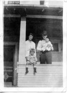 Olga_Bernie_Kotts_circa_1919_171.jpg (100285 bytes)