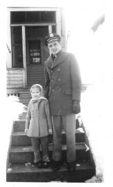 Susan_Polanek_and_1st_Lieutenant_James_L_Blilie_Feb-1945_227.jpg (67885 bytes)