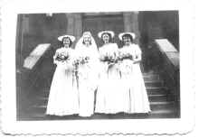 unknown_wedding_party_Toni_Blilie_at_Left_circa_1941_117.jpg (297928 bytes)