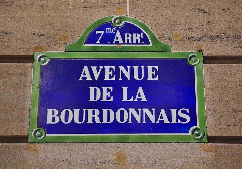 Avenue_de_la_Bourdonnais.JPG