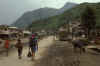 RWT 0149 142-13 Nepal Dhumre Start of Trek.jpg (655687 bytes)
