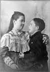 Harriet Ventress and Charles G Ventress circa 1905.jpg (108690 bytes)